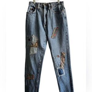EUC - LEI Juniors/Women’s High Waist Blue Jeans with Patches - Size 9